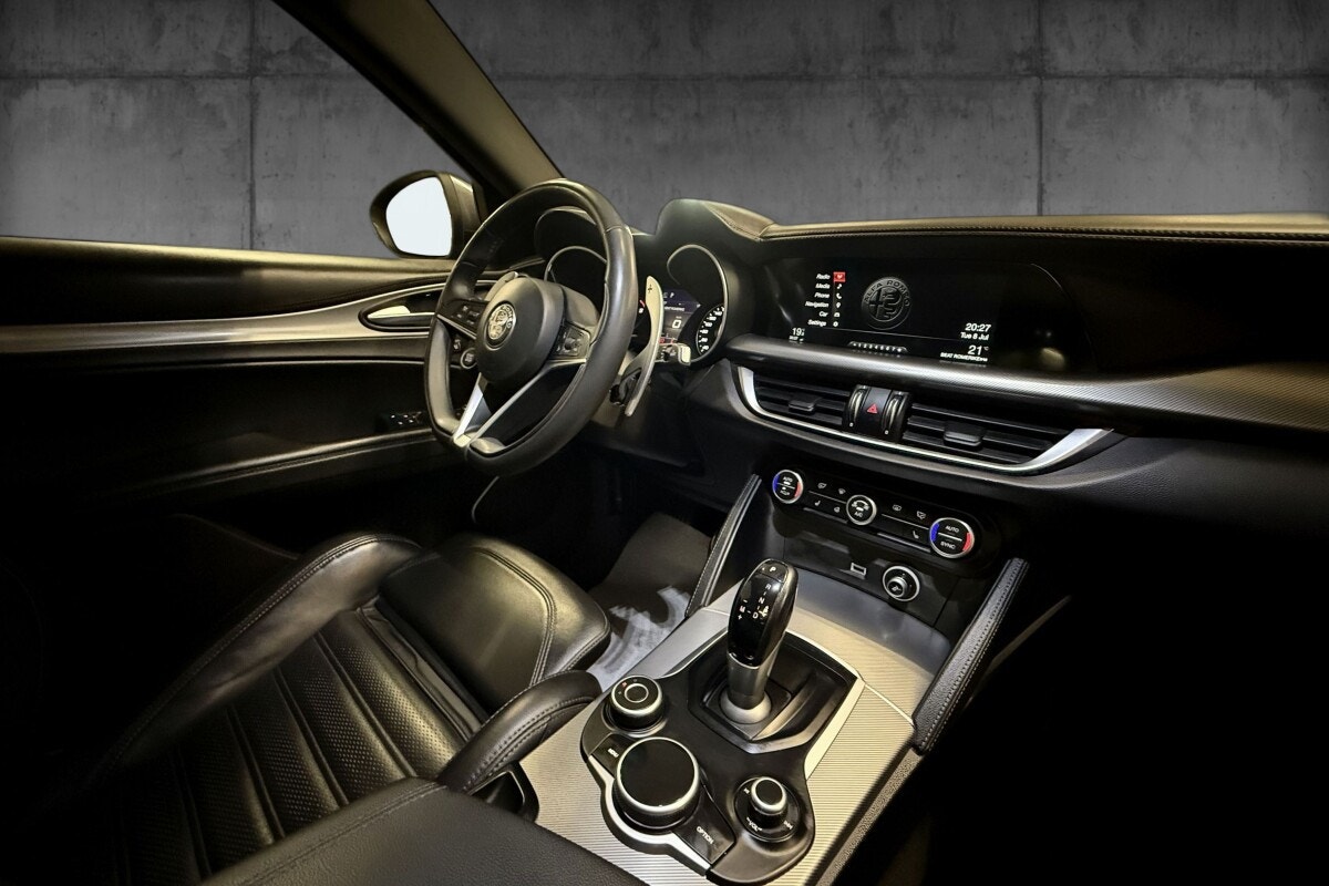 Alfa Romeo Stelvio - Bilde 12
