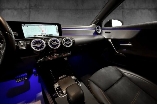 Mercedes-Benz A200
