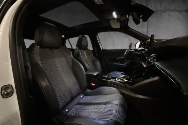 Peugeot e-2008