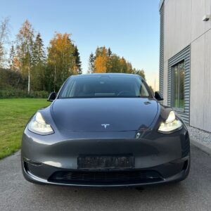 Tesla Model Y - Bilde 2