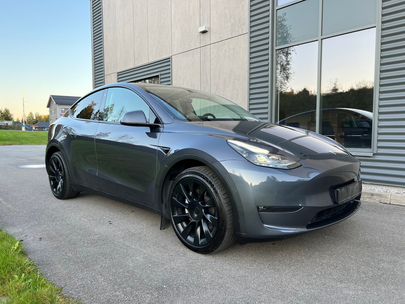 Tesla Model Y - Bilde 3